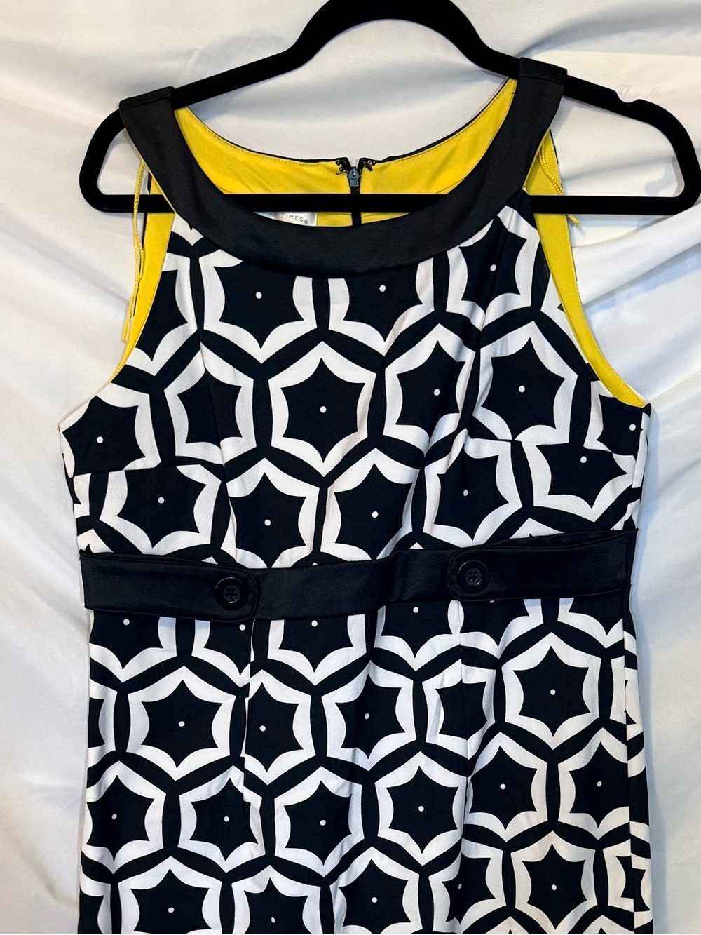 London Times Black & White Geometric Sleeveless Dress with Yellow Accents (GG33) - Picture 7 of 16